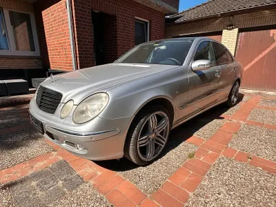 Gebraucht Mercedes E240 177 PS (130 kW) 2003 Silber Limousine