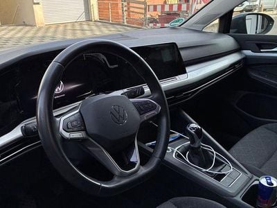 Gebraucht VW Golf VIII Life 131 PS (96 kW) 2024 Grau Limousine