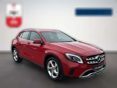Gebraucht Mercedes GLA180 Urban 122 PS (89 kW) 2018 Rot SUV