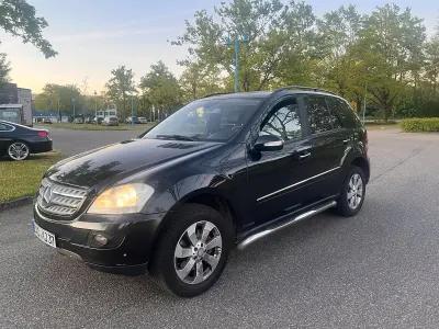 Gebraucht Mercedes ML320 224 PS (164 kW) 2005 Schwarz SUV