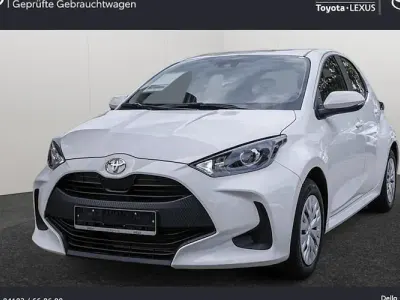 Gebraucht Toyota Yaris Comfort 125 PS (91 kW) 2022 Weiß Limousine