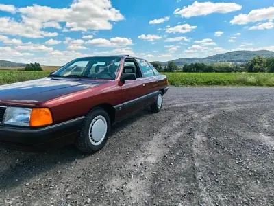 Gebraucht Audi 100 90 PS (66 kW) 2026 Rot Limousine