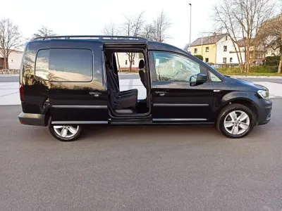 Käytetty VW Caddy Comfortline 102 HP (75 kW) 2020 Musta Tila-auto