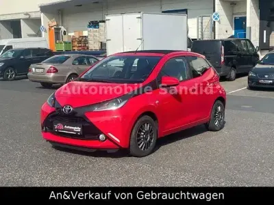 Gebraucht Toyota Aygo X-wave 69 PS (50 kW) 2016 Rot Kleinwagen