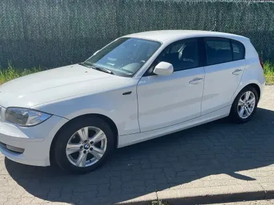 Używany BMW 116 Lifestyle 122 KM (89 kW) 2011 Biały Hatchback