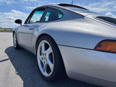 Porsche 911 Carrera