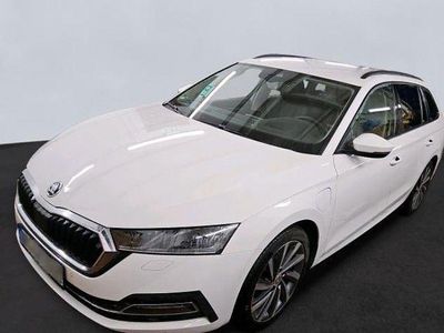 Weiß Gebraucht 2021 Skoda Octavia First Edition Kombi | 17.999 € (Etwas zu teuer)
