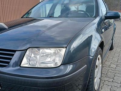 Gebraucht VW Bora 115 PS (84 kW) 2003 Grau Limousine