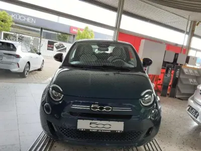 Neu Fiat 500 Icon 65 PS (47 kW) 2026 Grün Limousine