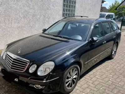 Używany Mercedes E320 224 KM (164 kW) 2008 Czarny Kombi