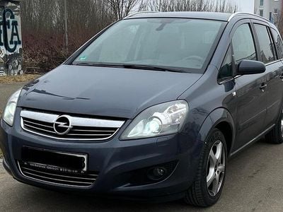 Grau Gebraucht 2008 Opel Zafira Van / Kleinbus | 1.150 € (Fairer Preis)