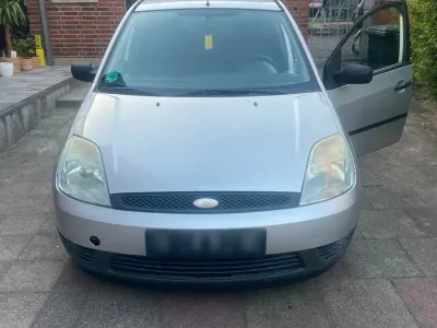 Gebraucht Ford Fiesta 80 PS (58 kW) 2005 Silber Kleinwagen