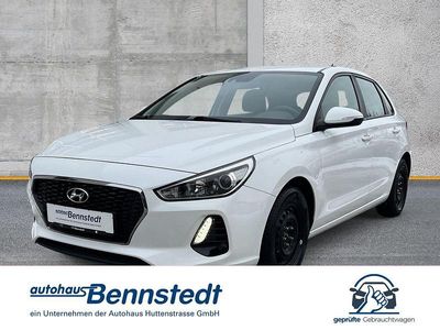 Weiß Gebraucht 2018 Hyundai i30 Select Limousine | 10.920 € (Fairer Preis)