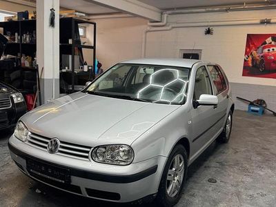 Silber Gebraucht 2002 VW Golf Limousine | 2.300 € (Etwas zu teuer)
