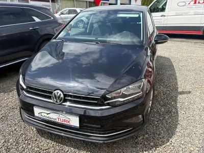 Gebraucht VW Golf VIII Comfortline 131 PS (96 kW) 2020 Deep black (metallic) Limousine