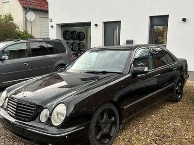 Usata Mercedes E430 Avantgarde 279 CV (205 kW) 2000 Nero Berlina
