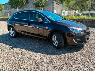 Gebraucht Opel Astra 110 PS (80 kW) 2015 Braun Limousine