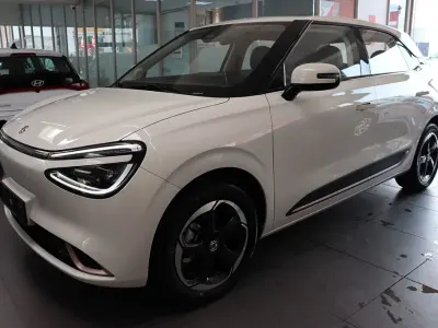 Neu DongFeng Box 69 kW (95 PS) 2026 Snow weiß Kleinwagen