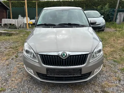 Gebraucht Skoda Fabia 60 PS (44 kW) 2011 Silber Limousine