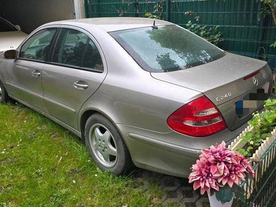 Mercedes E240
