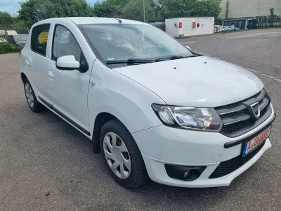 Gebraucht Dacia Sandero Lauréate 75 PS (55 kW) 2016 Weiß Kleinwagen