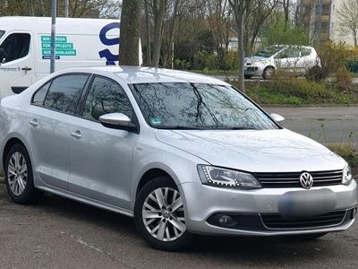 gebraucht VW Jetta Life Tsi 1.2 mit neuem TÜV