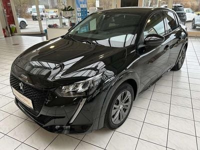 Gebraucht Peugeot e-208 Allure 100 kW (136 PS) 2021 Perla nera schwarz Kleinwagen