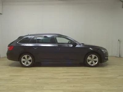 Gebraucht Skoda Superb Ambition 150 PS (110 kW) 2021 Schwarz Kombi