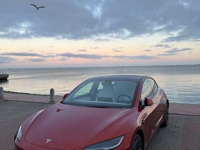 Gebraucht Tesla Model 3 Long Range AWD 288 kW (392 PS) 2024 Rot Limousine