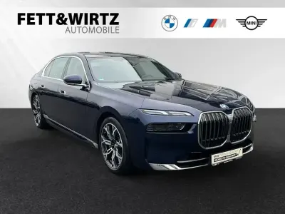 Usata BMW 750e Comfort Edition 489 CV (359 kW) 2024 Blu Berlina
