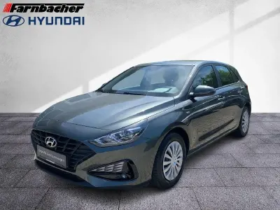 Gebraucht Hyundai i30 Select 120 PS (88 kW) 2022 Amazon grey / met Limousine