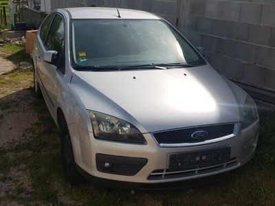 gebraucht Ford Focus 1,6 Ambiente Ambiente