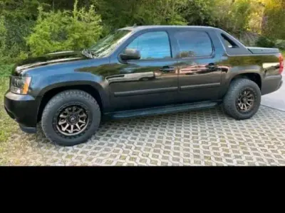 Używany Chevrolet Avalanche 320 KM (235 kW) 2007 Czarny Pickup