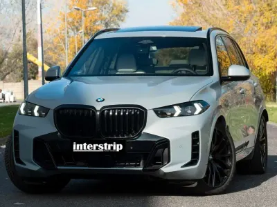 Używany BMW X5 M Sport 298 KM (219 kW) 2025 Szary SUV