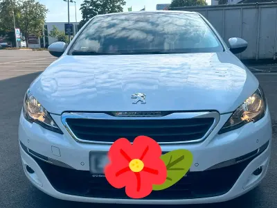 Gebraucht Peugeot 308 110 PS (80 kW) 2015 Weiß Limousine