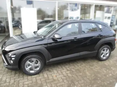 Neu Hyundai Kona Select 116 PS (85 kW) 2026 Schwarz SUV