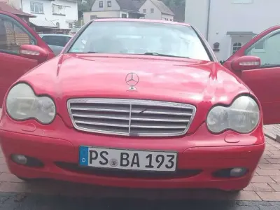 Gebraucht Mercedes C220 Elegance 143 PS (105 kW) 2002 Rot Limousine