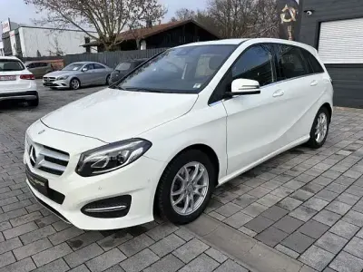 Używany Mercedes B200 Urban 136 KM (100 kW) 2016 Biały Minivan