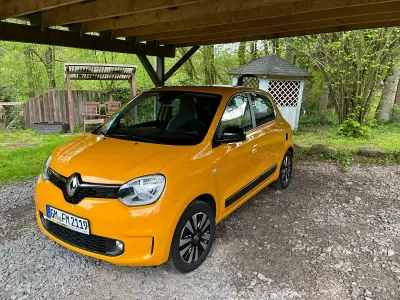 Używany Renault Twingo Intens 65 KM (47 kW) 2022 Pomarańczowy Hatchback