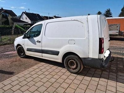 Gebraucht Peugeot Partner 90 PS (66 kW) 2011 Weiß Van / Kleinbus