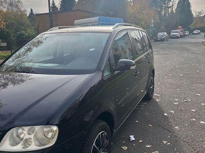 Schwarz Gebraucht 2004 VW Touran Highline Van / Kleinbus | 1.000 € (Superpreis)