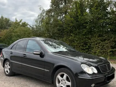 Gebraucht Mercedes C200 163 PS (119 kW) 2004 Schwarz Limousine