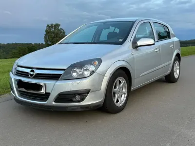 Gebraucht Opel Astra 105 PS (77 kW) 2006 Silber Kleinwagen