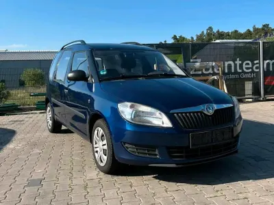 Używany Skoda Roomster 85 KM (62 kW) 2011 Niebieski Minivan