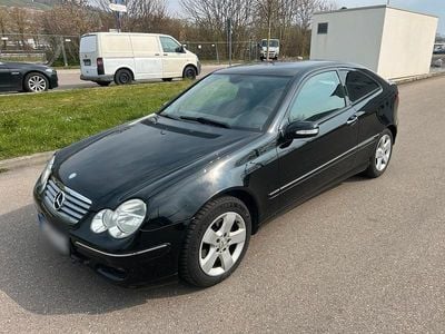 Gebraucht Mercedes C160 122 PS (89 kW) 2006 Schwarz Coupé