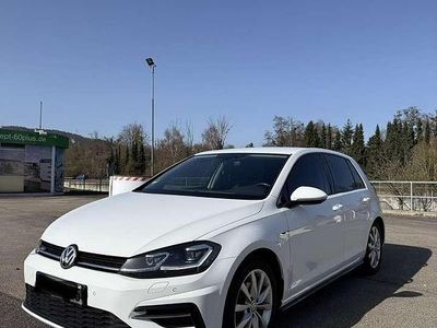 Gebraucht VW Golf VII Highline 150 PS (110 kW) 2019 Weiß Kleinwagen
