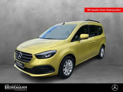 Gebraucht Mercedes T180 Progressive 131 PS (96 kW) 2025 Gelb Van / Kleinbus