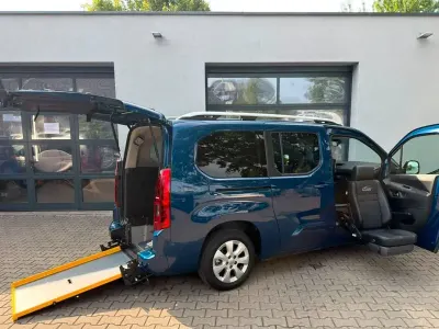 Gebraucht Opel Combo 131 PS (96 kW) 2021 Blau Van / Kleinbus