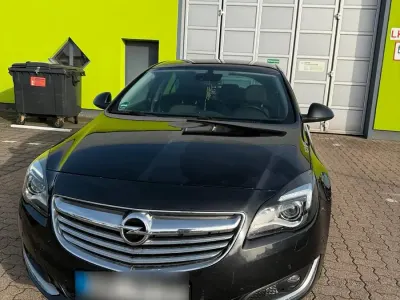 Gebraucht Opel Insignia 163 PS (119 kW) 2014 Schwarz Limousine