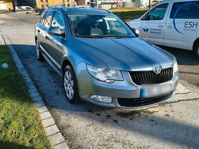 Gebraucht Skoda Superb 160 PS (117 kW) 2010 Grau Kombi